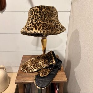 Wilsons Leather NWOT Leopard Print Faux Fur Bucket Hat & NWT Mittens Set